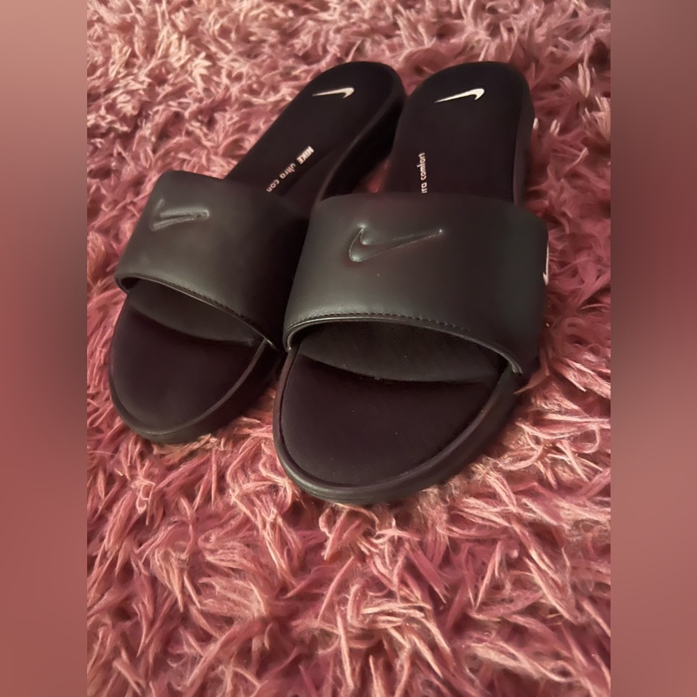 Womens Nike Sandals